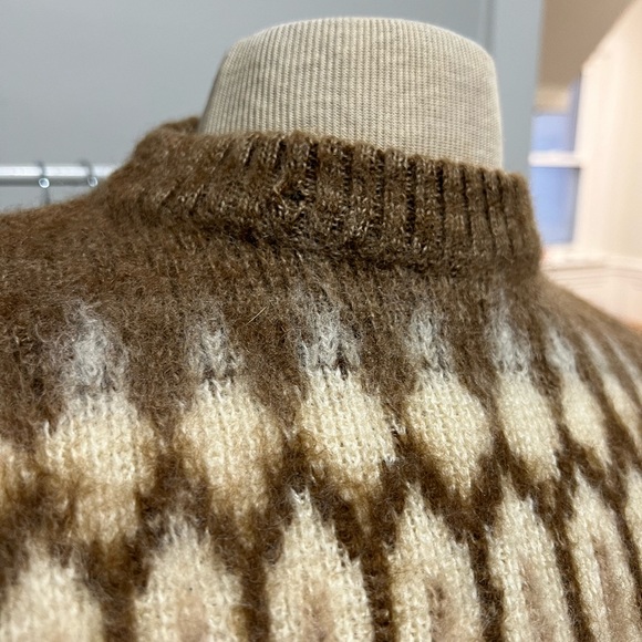 Beautiful pattern wool sweater - Picture 9 of 9
